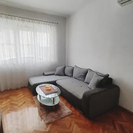 Apartman Dora * Pola