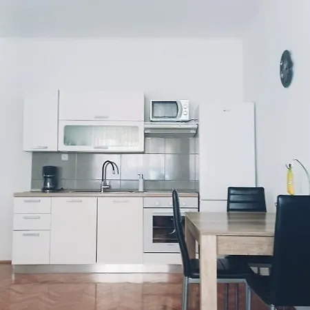 Apartman Dora *