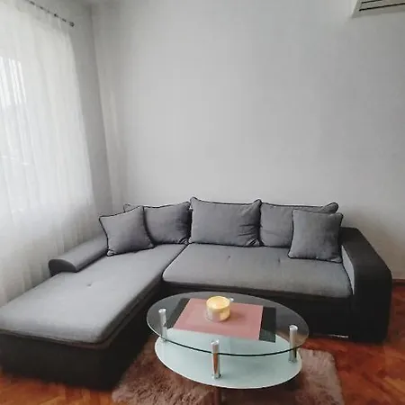 Apartman Dora Apartment