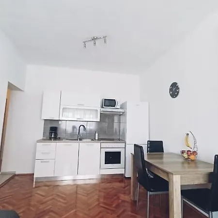 Apartman Dora Apartment *